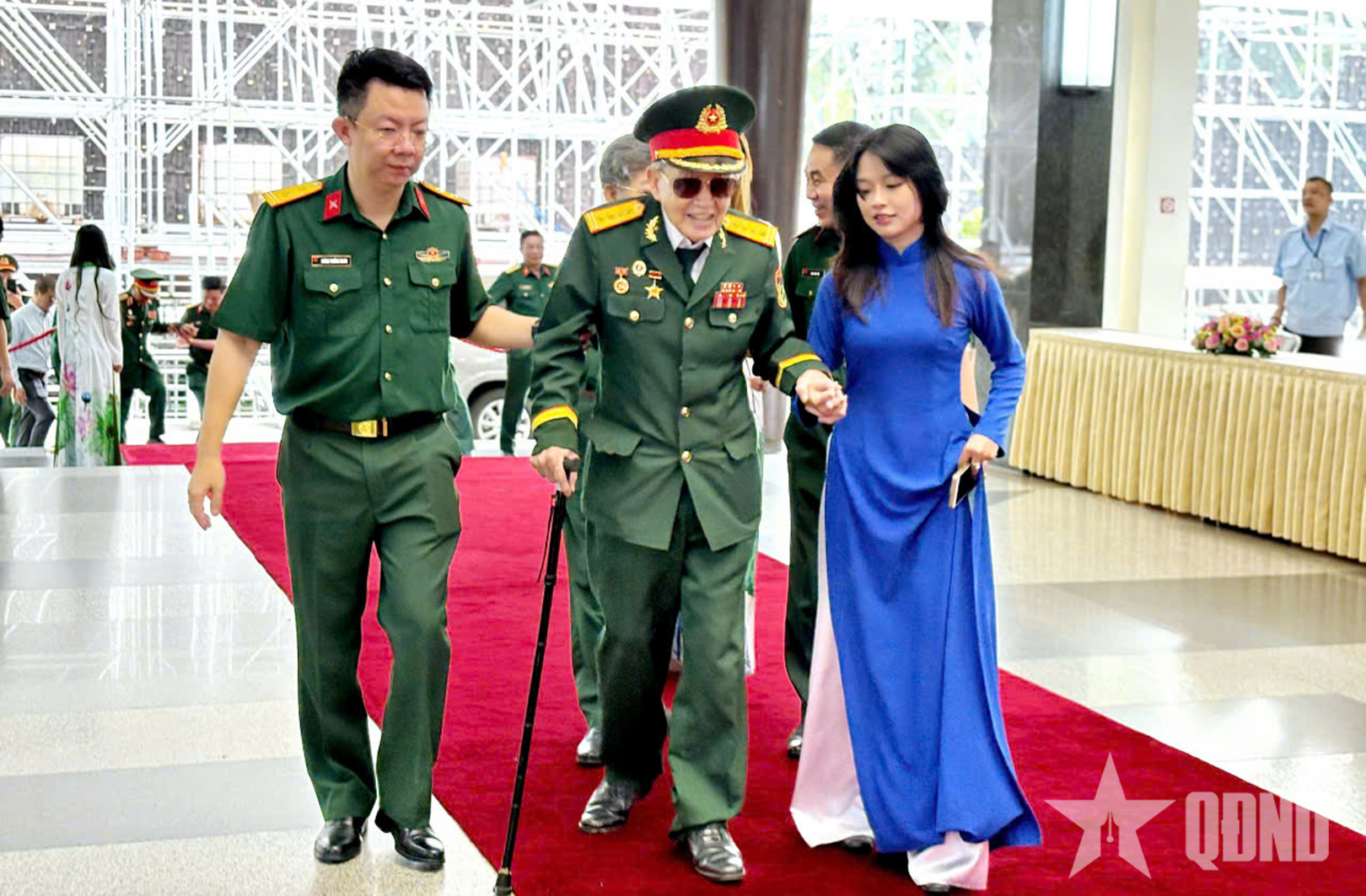 Những hình ảnh xúc động, tự hào tại chương trình gặp mặt, giao lưu “50 năm toàn thắng về ta”