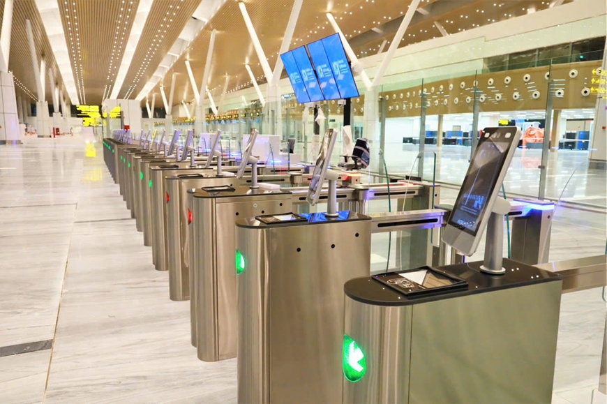 Nhà ga T3 sân bay Tân Sơn Nhất khai thác chuyến bay thương mai đầu tiên