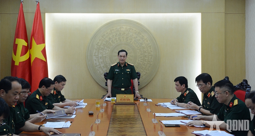Thượng tướng Vũ Hải Sản chủ trì buổi làm việc. 