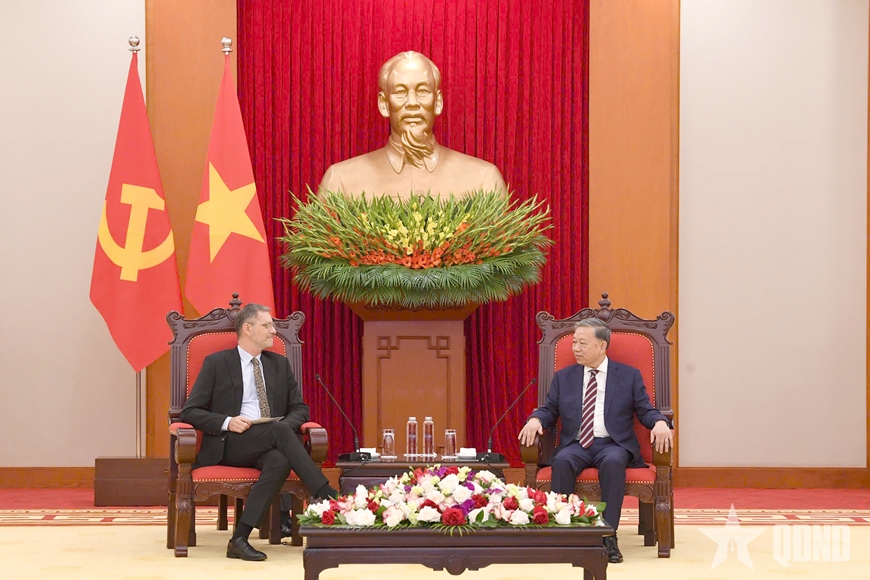Tổng Bí thư Tô Lâm tiếp Đại sứ Cộng hòa Pháp Olivier Brochet