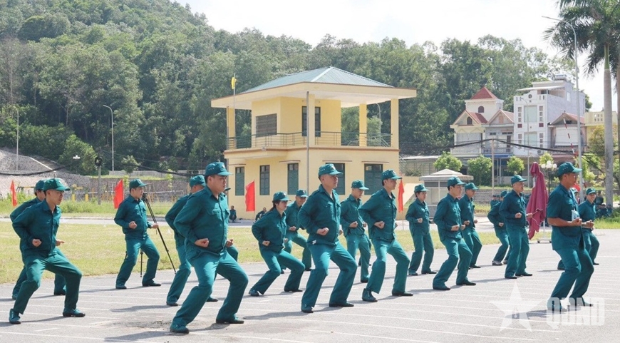 Dân quân huyện Thủy Nguyên (nay là thành phố Thủy Nguyên) huấn luyện thể lực. Ảnh do đơn vị cung cấp