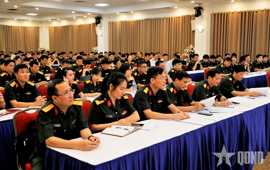 Các đại biểu dự khai mạc hội nghị tập huấn.