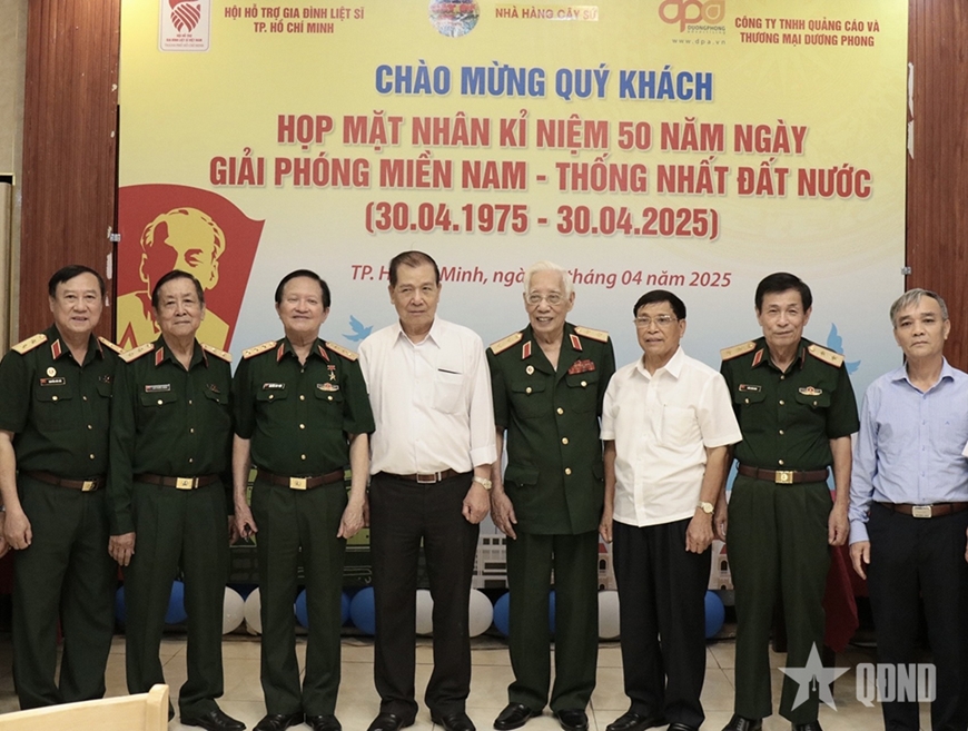 Gặp mặt, tri ân anh hùng, tướng lĩnh, người có công