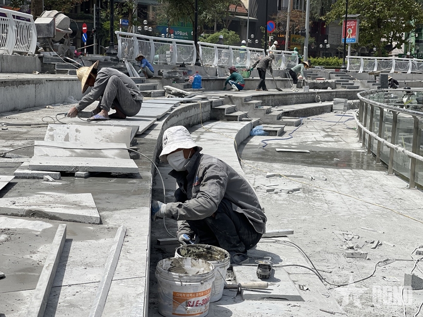 Đẩy nhanh tiến độ cải tạo hồ Hoàng Cầu