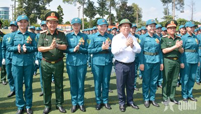 View - 	Ban chỉ đạo Trung ương thăm, động viên các khối diễu binh, diễu hành