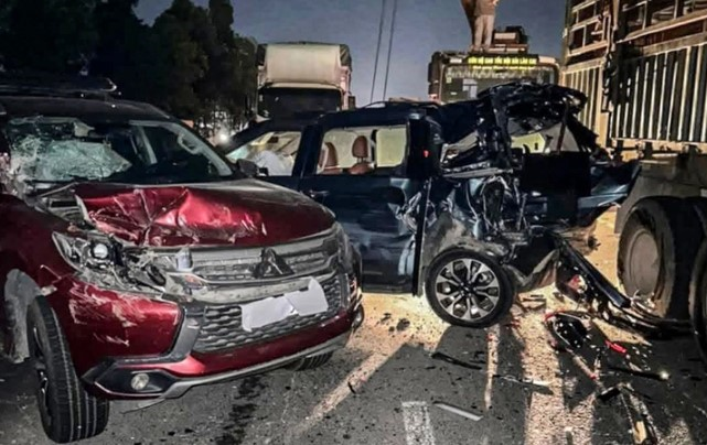 Tai nạn liên hoàn trên cao tốc Nội Bài - Lào Cai, 11 ô tô bị hư hỏng