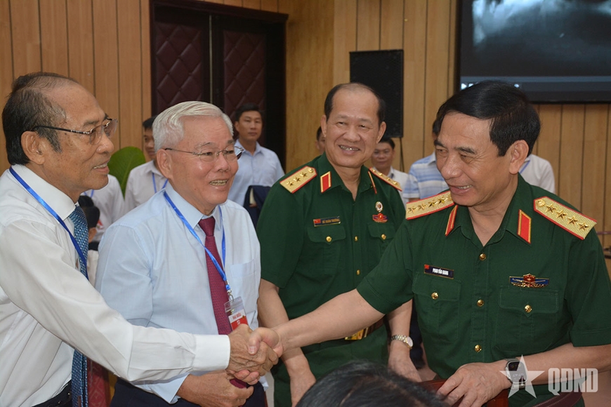 Tổng Bí thư Tô Lâm gặp mặt cán bộ lão thành cách mạng, người có công, gia đình chính sách tiêu biểu khu vực miền Nam