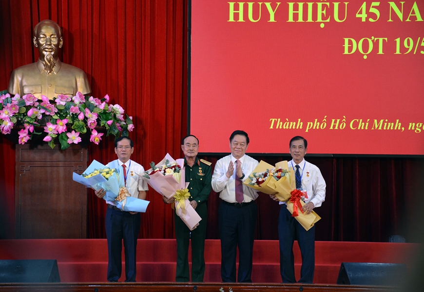 Tổng Bí thư Tô Lâm gặp mặt cán bộ lão thành cách mạng, người có công, gia đình chính sách tiêu biểu khu vực miền Nam