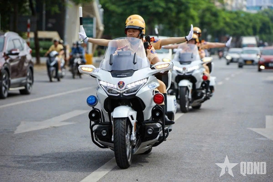 Cảnh sát giao thông Hà Nội triển khai kế hoạch bảo đảm trật tự, an toàn giao thông trong dịp nghỉ lễ 30-4 và 1-5