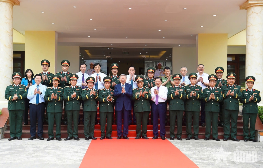 Tổng Bí thư Tô Lâm thăm và làm việc với Binh chủng Tăng thiết giáp
