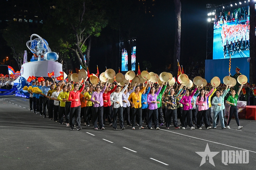 Thượng tướng Nguyễn Văn Nghĩa chủ trì tổng hợp luyện lần thứ tư các lực lượng diễu binh, diễu hành