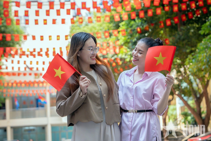 TP Hồ Chí Minh rực rỡ cờ Tổ quốc