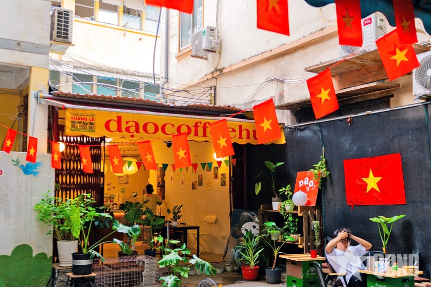 TP Hồ Chí Minh rực rỡ cờ Tổ quốc