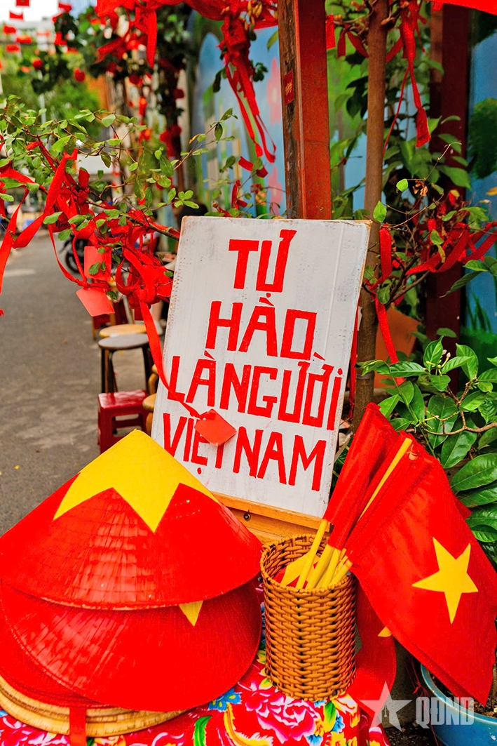 TP Hồ Chí Minh rực rỡ cờ Tổ quốc