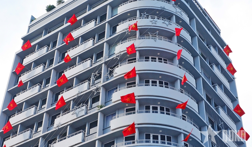 TP Hồ Chí Minh rực rỡ cờ Tổ quốc
