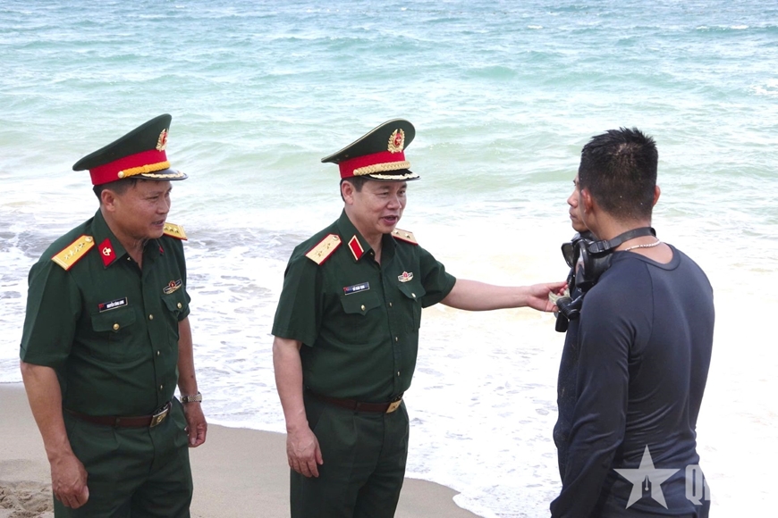 Đặc công nước khổ luyện