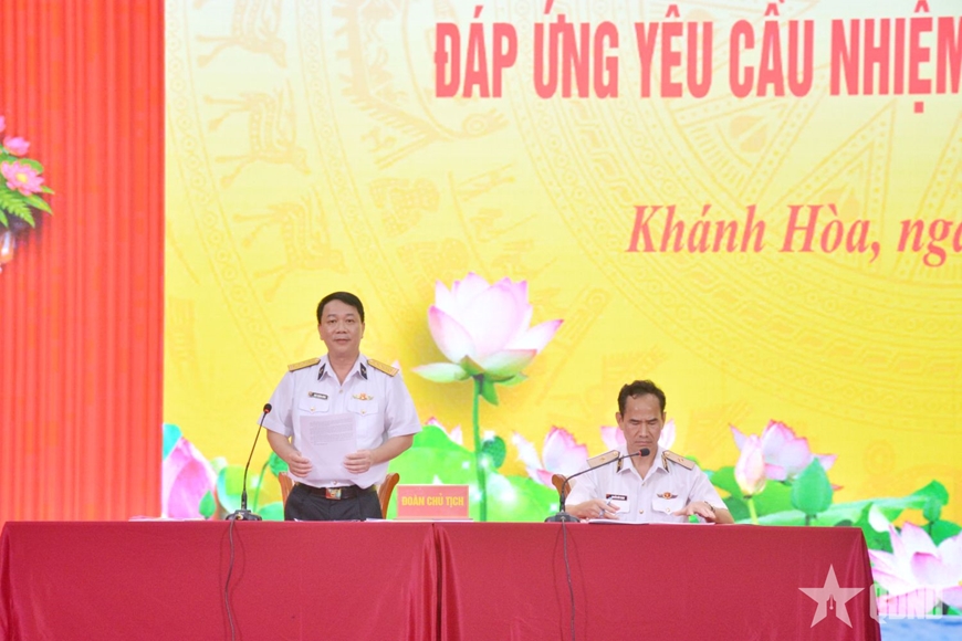 Đại tá, PGS, TS Ngô Thành Công, Giám đốc Học viện Hải quân điều hành hội thảo.