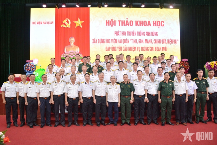 Các đại biểu tại hội thảo.
