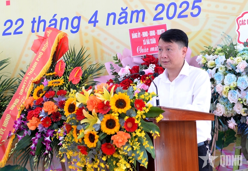 Đồng chí Hồ Quang Huy, Chủ tịch Ủy ban nhân dân thành phố Móng Cái phát biểu tại lễ khánh thành. 