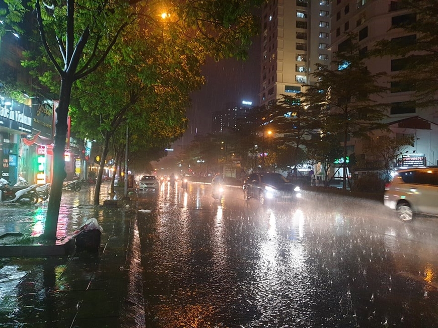 Thời tiết hôm nay (24-4): Bắc Bộ có mưa rào và dông