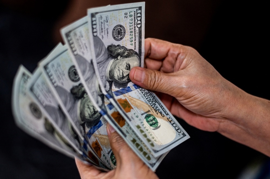 Tỷ giá USD hôm nay (24-4): Đồng USD phủ sắc xanh trở lại