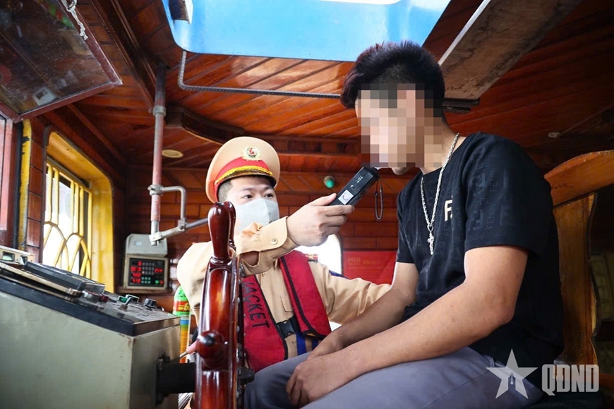 Tuần tra, xử lý vi phạm giao thông đường thủy dịp lễ