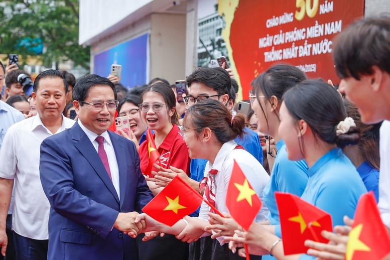 Thủ tướng Phạm Minh Chính: Đổi mới sáng tạo và chuyển đổi số không phân biệt giới tính, tuổi tác, tôn giáo
