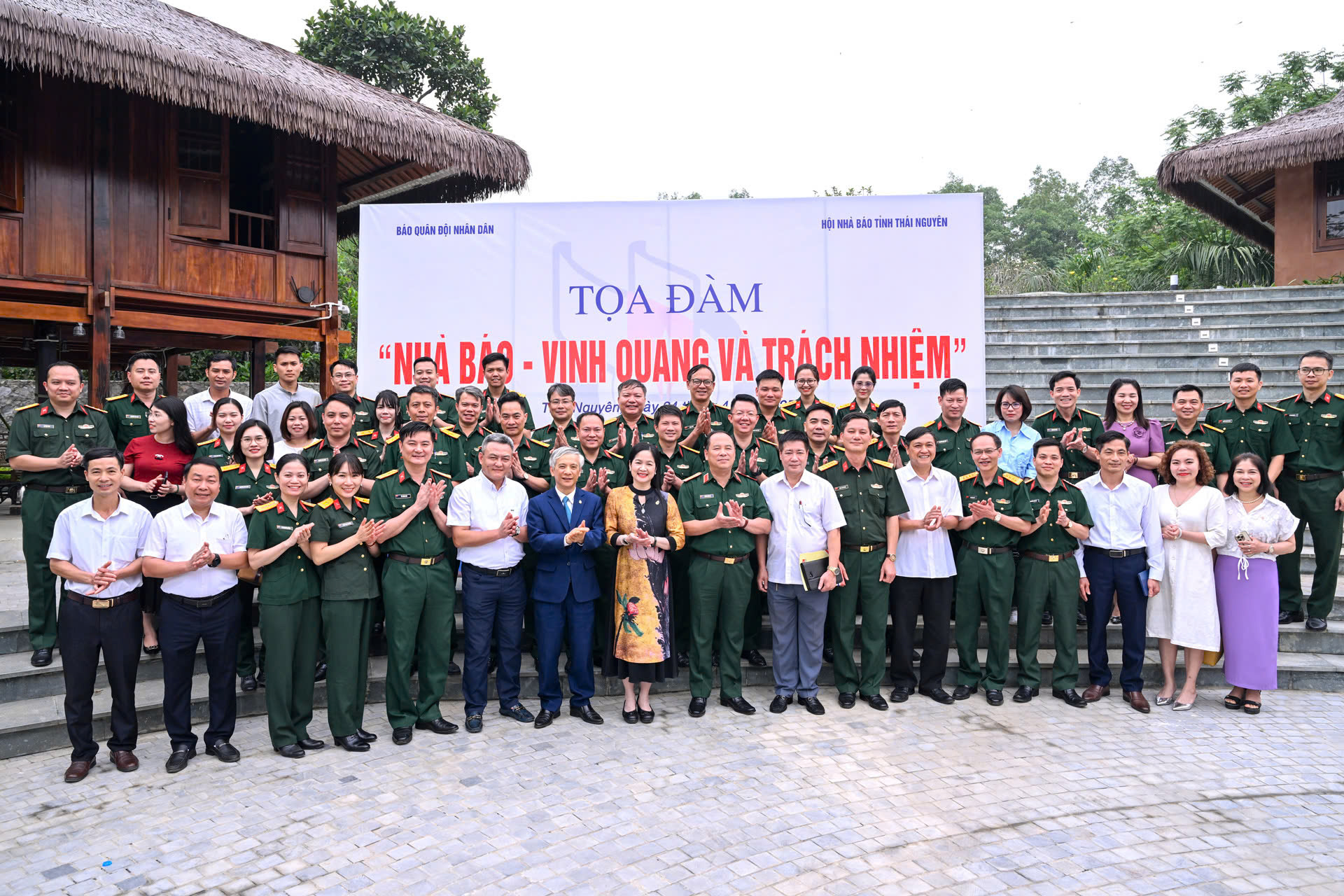 Tọa đàm “Nhà báo - Vinh quang và trách nhiệm”: Tiếp bước truyền thống vẻ vang, giáo dục niềm tự hào, lòng yêu nghề đối với đội ngũ người làm báo

