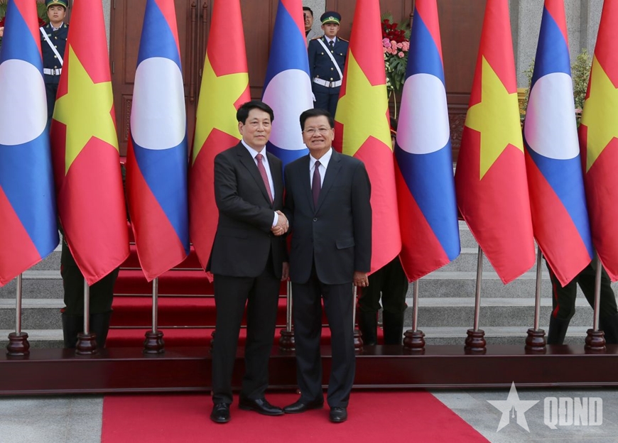 Lễ đón chính thức Chủ tịch nước Lương Cường thăm cấp Nhà nước tới Lào