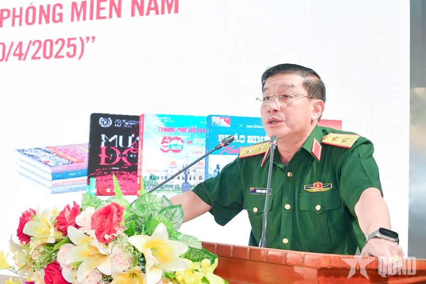 Trung tướng Trương Thiên Tô phát biểu.