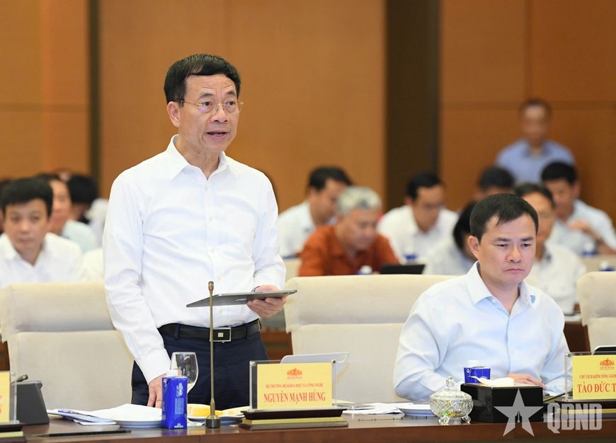 Chủ tịch Quốc hội Trần Thanh Mẫn cho ý kiến về ứng dụng chuyển đổi số của Quốc hội
