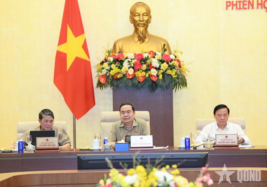 Chủ tịch Quốc hội Trần Thanh Mẫn cho ý kiến về ứng dụng chuyển đổi số của Quốc hội