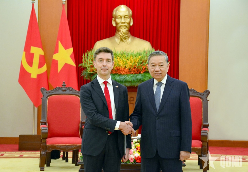 Tổng Bí thư Tô Lâm tiếp Đại sứ Liên minh châu Âu Julien Guerrier
