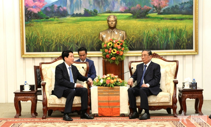Chủ tịch nước Lương Cường thăm nguyên Tổng Bí thư, Chủ tịch nước Lào Choummaly Sayasone và Bounnhang Vorachith