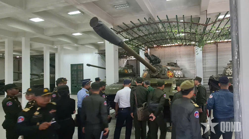 Trưng bày chuyên đề “Bộ đội Tăng thiết giáp tự hào viết khúc khải hoàn ca” 