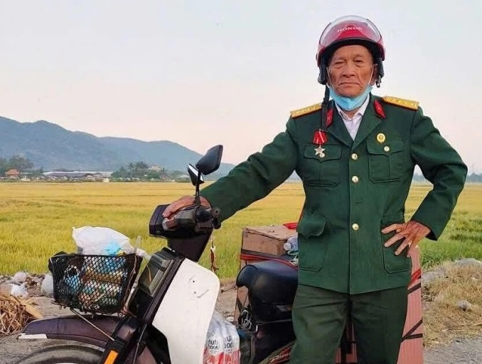 Cựu chiến binh vượt hơn 1.200km vào TP Hồ Chí Minh gây xúc động với truyền thông Mỹ Latin  