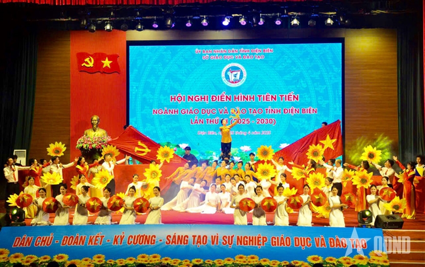 Điện Biên: Khen thưởng 65 điển hình tiên tiến ngành Giáo dục