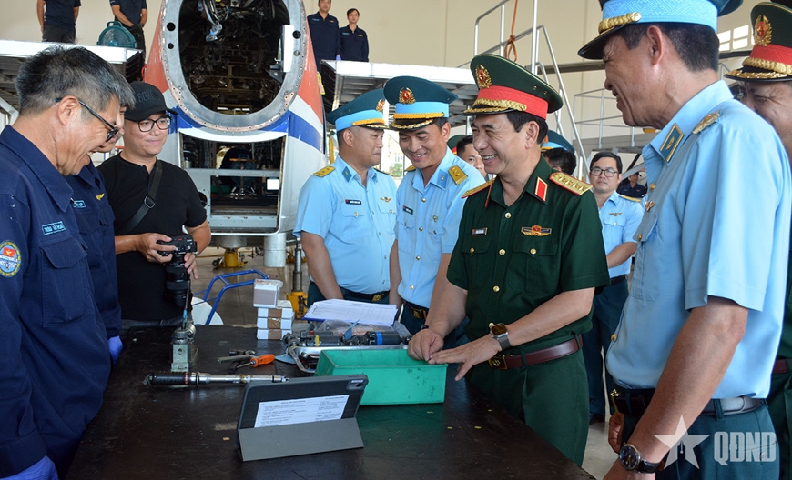 Đại tướng Phan Văn Giang thăm, kiểm tra một số đơn vị phía Nam