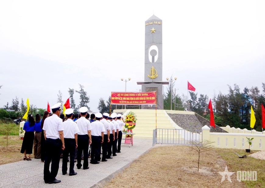 Vùng 3 Hải quân tôn tạo, chỉnh trang Tượng đài Chiến thắng Cửa Việt