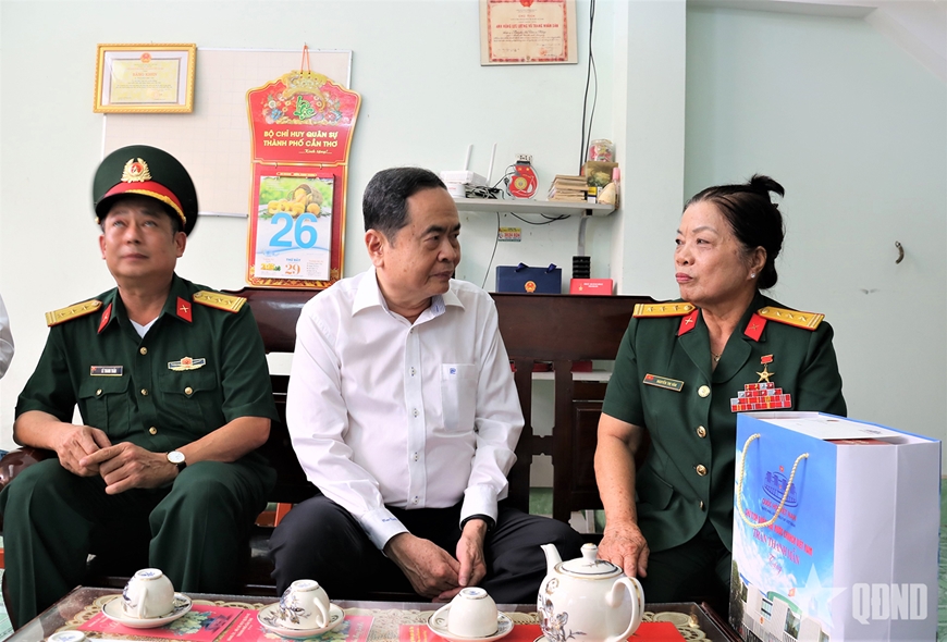 Chủ tịch Quốc hội Trần Thanh Mẫn gặp mặt các Mẹ Việt Nam Anh hùng, lãnh đạo qua các thời kỳ