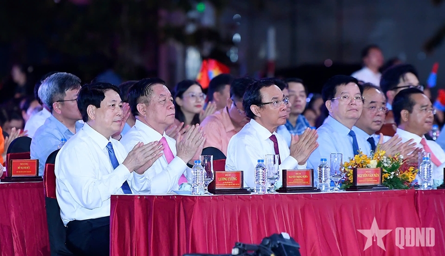 Lãnh đạo Đảng, Nhà nước dự Cầu truyền hình kỷ niệm 50 năm Ngày Giải phóng miền Nam, thống nhất đất nước