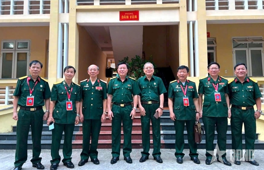 Vượt sông phát triển tiến công