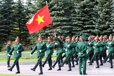 View - 	Đoàn QĐND Việt Nam tập luyện chuẩn bị duyệt binh tại Quảng trường Đỏ