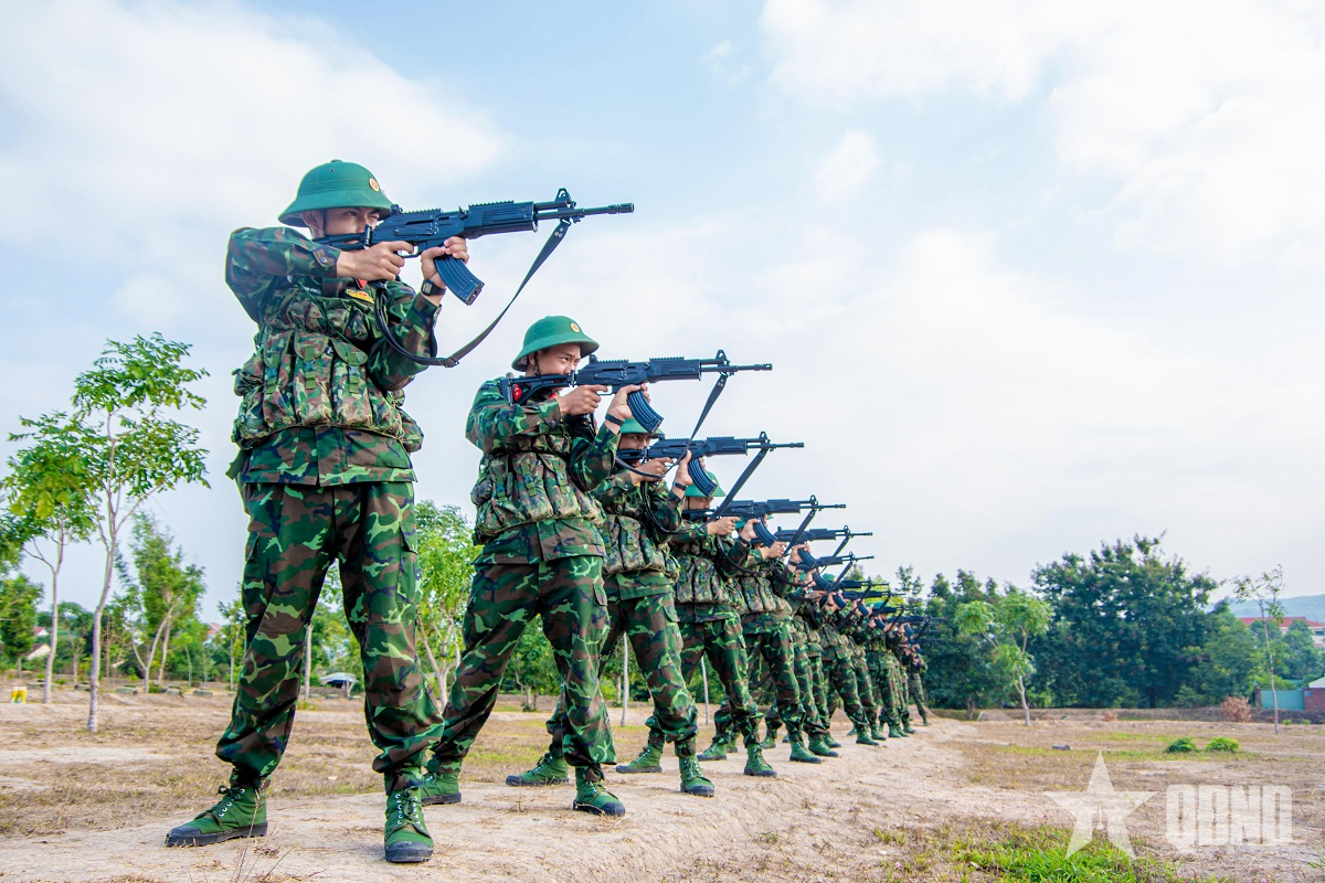 Chiến sĩ mới thi đua huấn luyện giỏi 