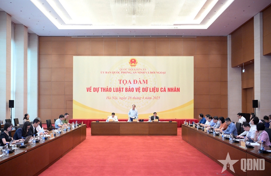 Quang cảnh tọa đàm.
