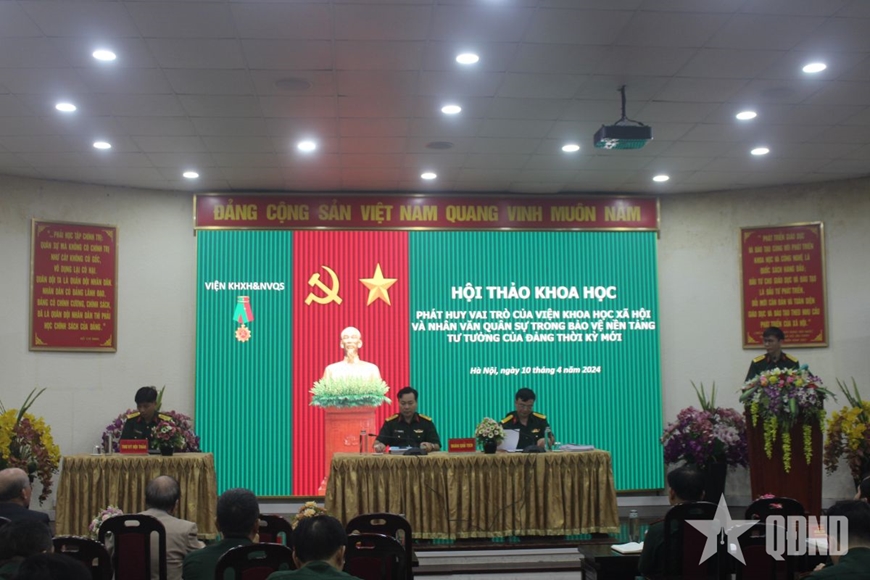 Vững vàng trên mặt trận đấu tranh tư tưởng, lý luận