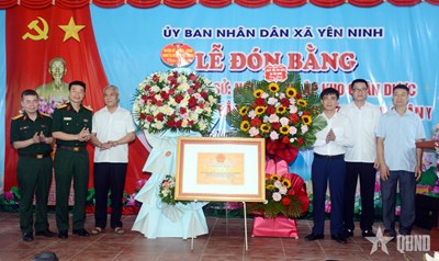 Gallery - 	Tổ chức trọng thể Lễ đón bằng di tích nơi thành lập Kho Quân dược