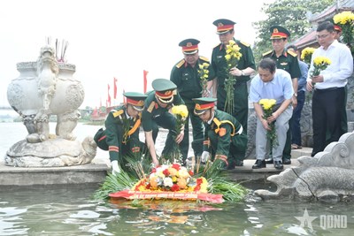 Gallery - Quân ủy Trung ương, Bộ Quốc phòng dâng tri ân các anh hùng liệt sĩ