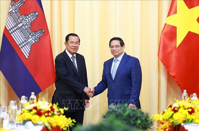 Thủ tướng Phạm Minh Chính gặp Chủ tịch Đảng Nhân dân Campuchia, Chủ tịch Thượng viện Campuchia Hun Sen