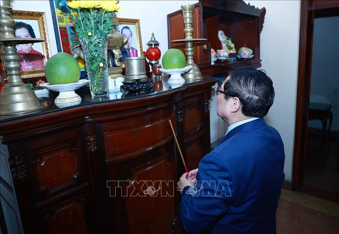 Thủ tướng Phạm Minh Chính dâng hương tưởng nhớ cố Thủ tướng Phan Văn Khải